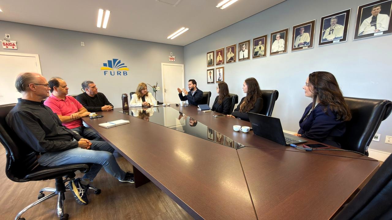 Seplan busca parceria com a FURB para estruturar plataforma estadual de dados espaciais