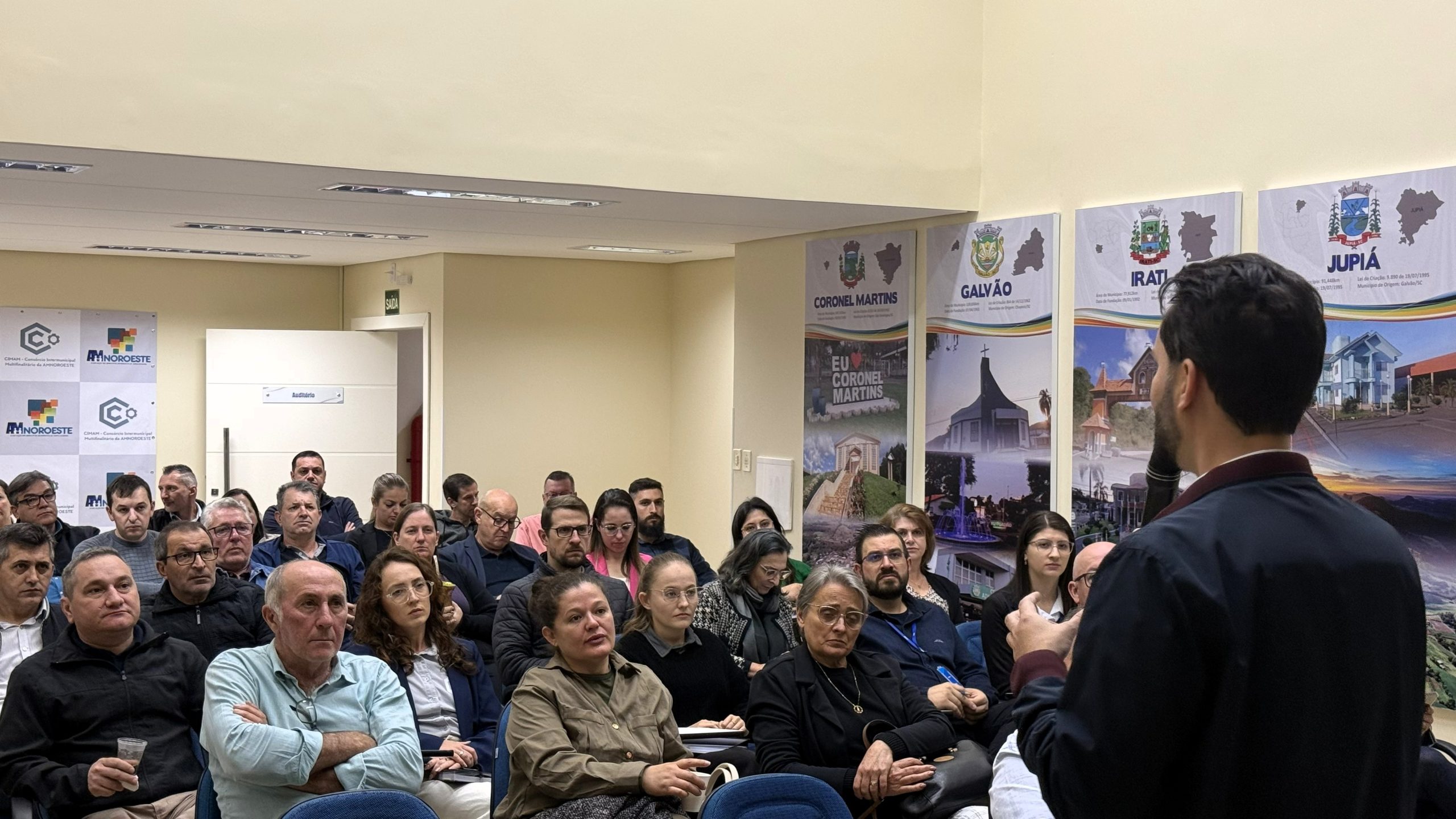 Avança SC segue mobilizando associações regionais de municípios para construir estratégia de desenvolvimento